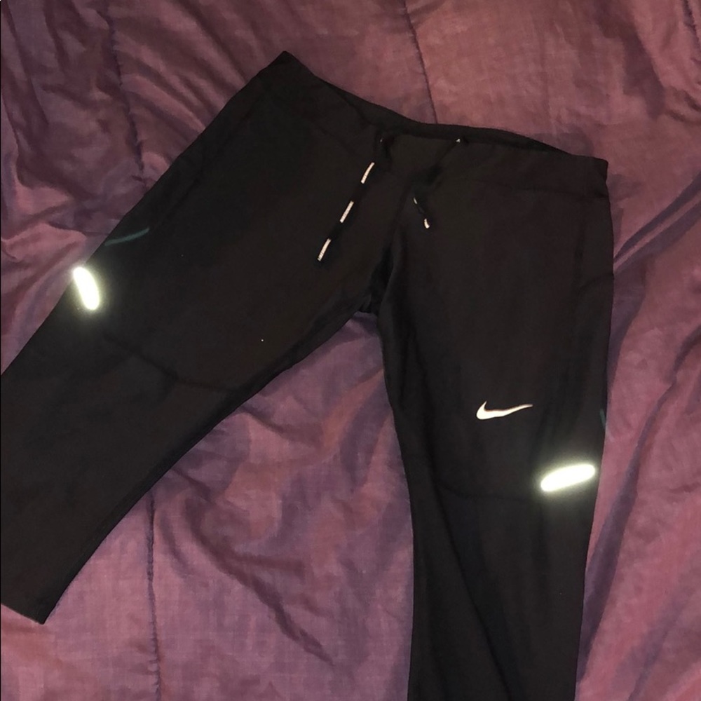 DRI-FIT NIKE LEGGINGS!
